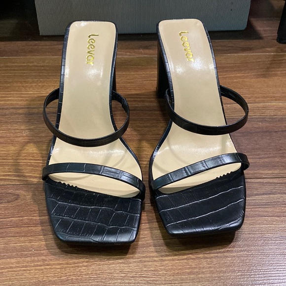 Leevar Shoes - NWOT Leevar Strappy Heel Sandals - Black